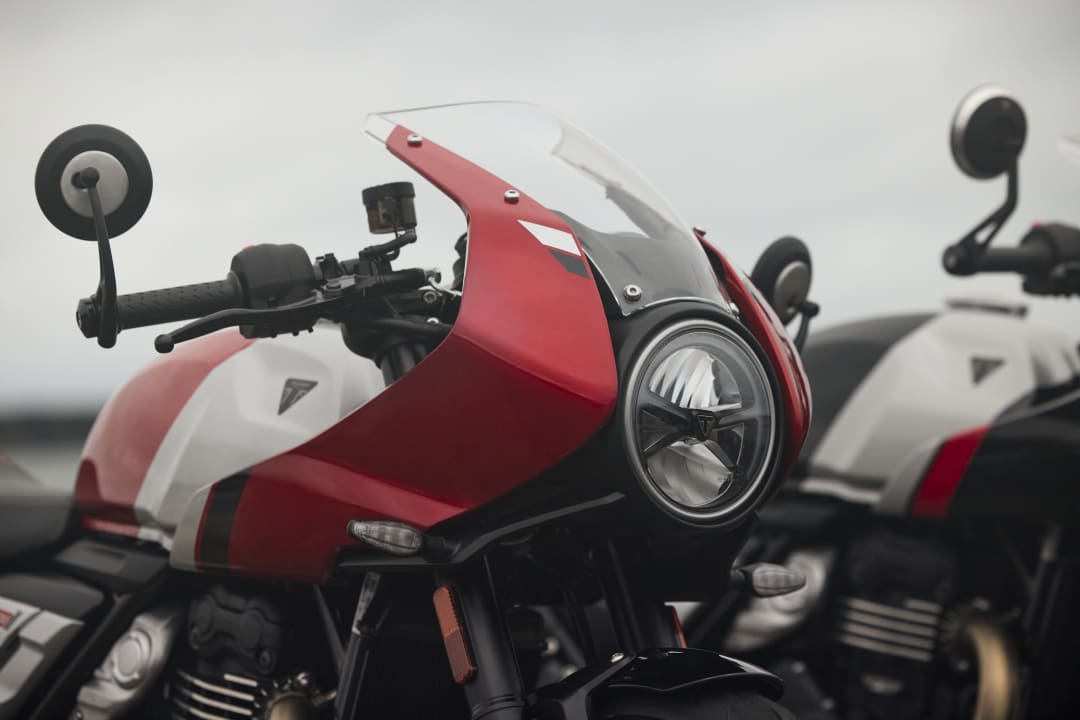 Triumph Tracker 400 - side view